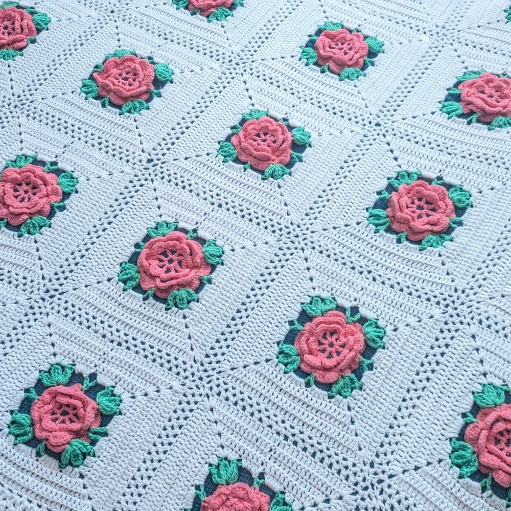 Vtg Handmade Crochet 3D Pink Rose Granny Square Large Blanket Bedspread Throw